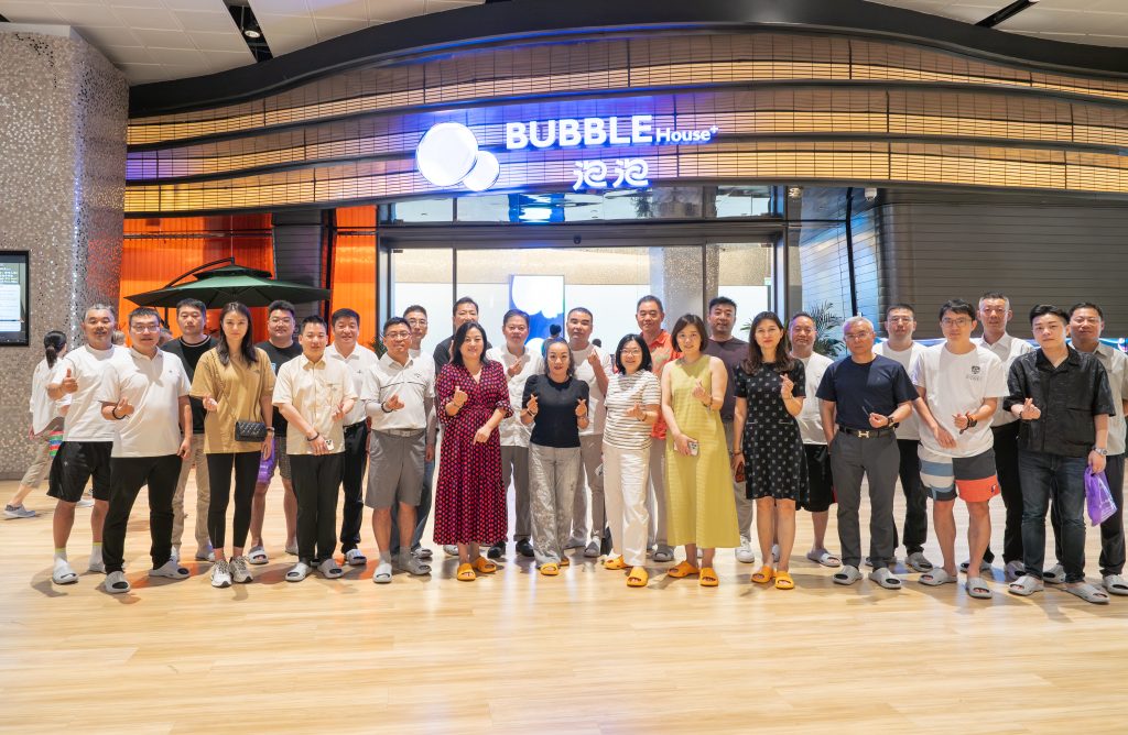 中原会会长访问团访问名誉副会长侯泽龙企业—泡泡水汇01